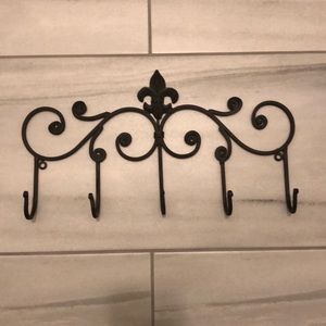 Fleur de lis metal hook